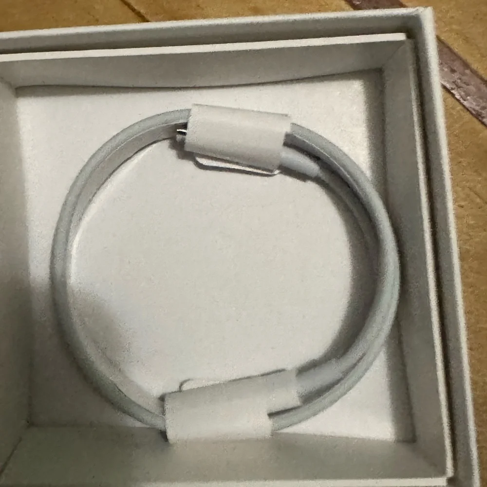 They are brand new opened to take pictures
